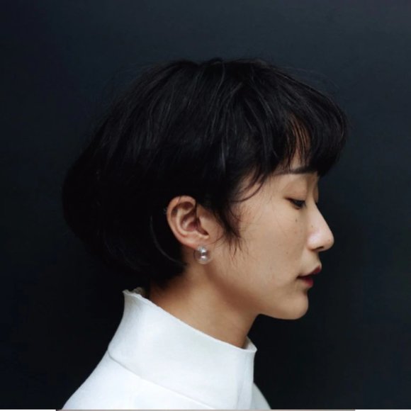 "Personal Bubble" Minimalist Transparent Earrings - Picture 2 of 8